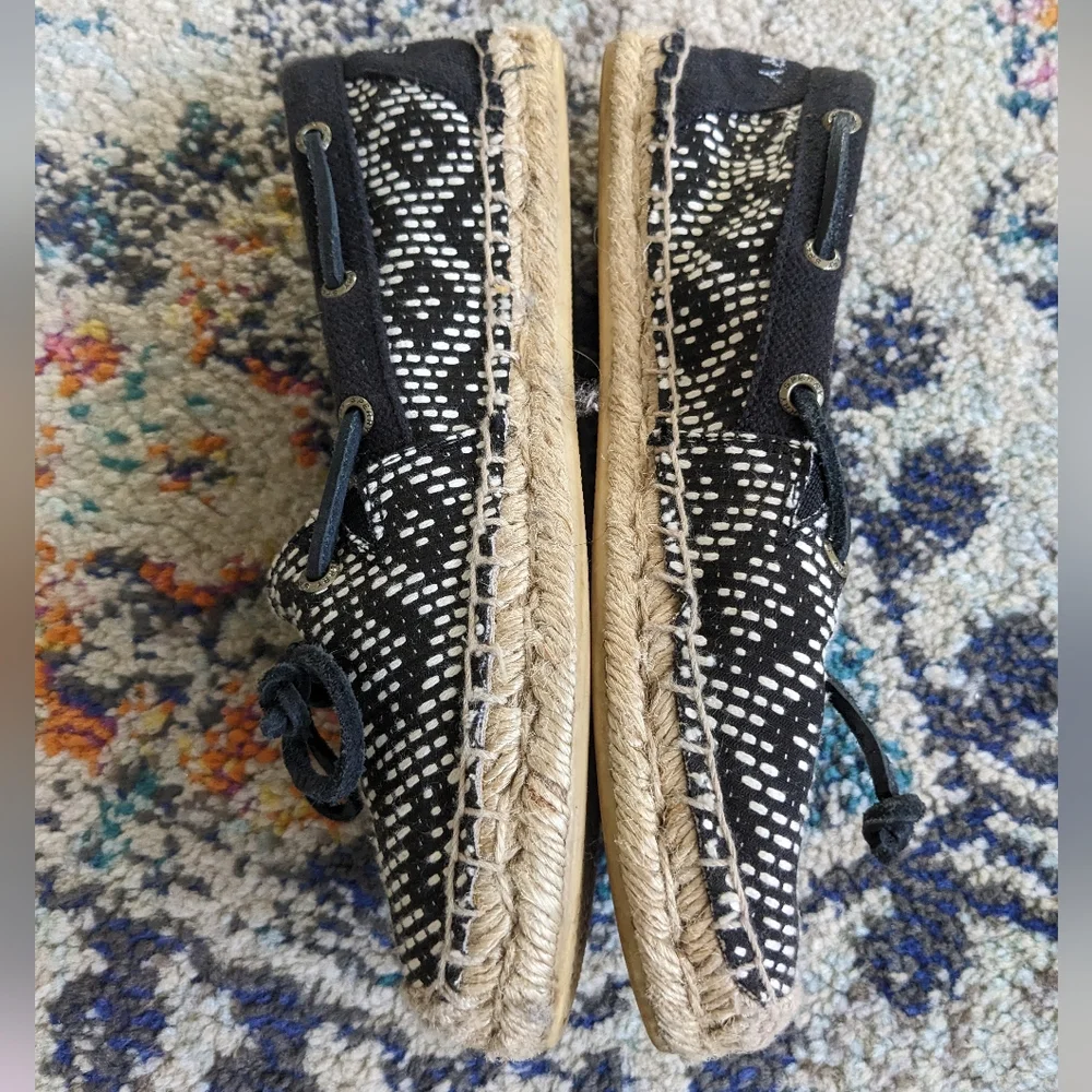 🍇 Sperry Black and White Espadrille Shoes